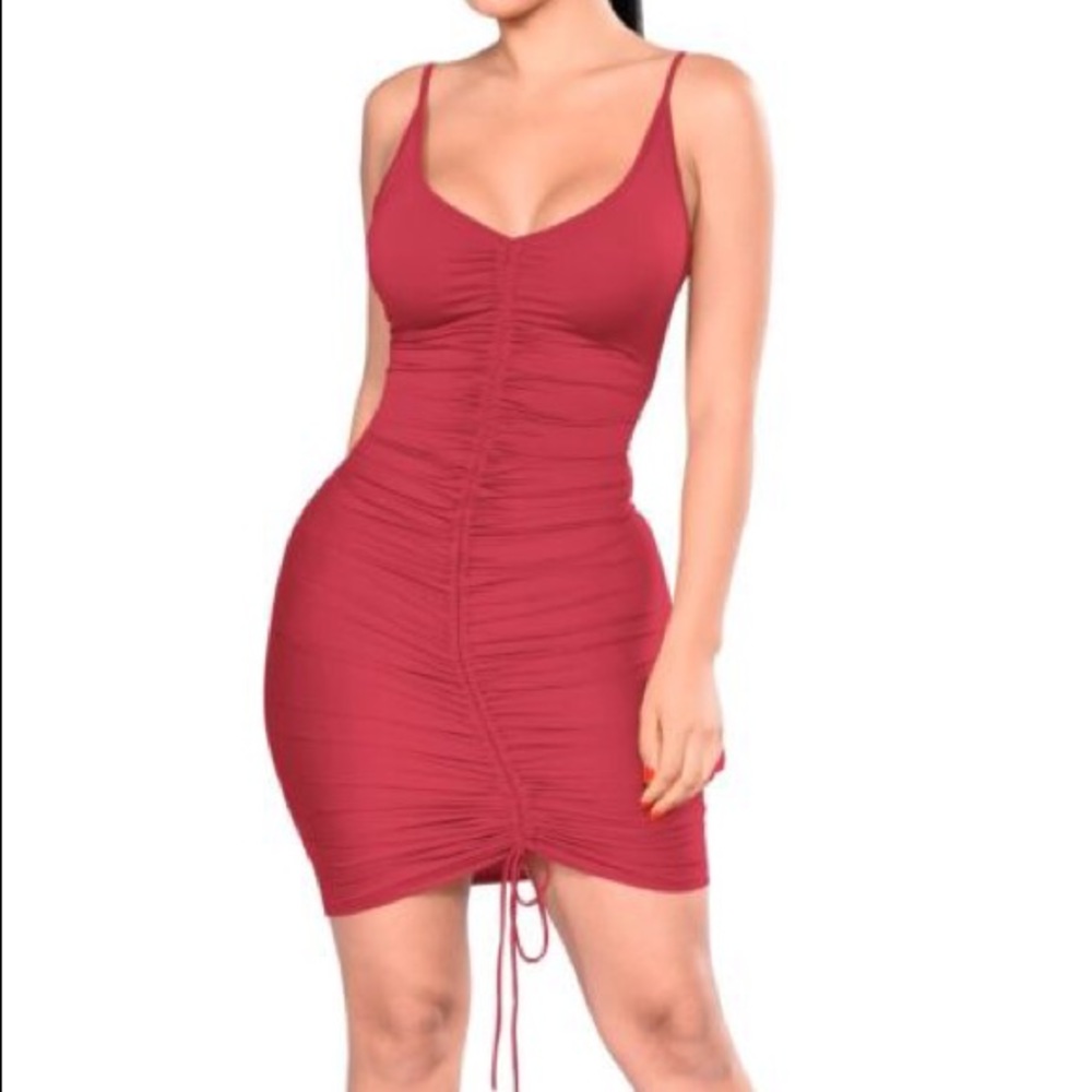 Red pull dress - Picture 2 of 2